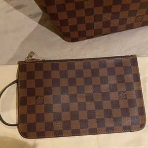 Louis Vuitton pouchette